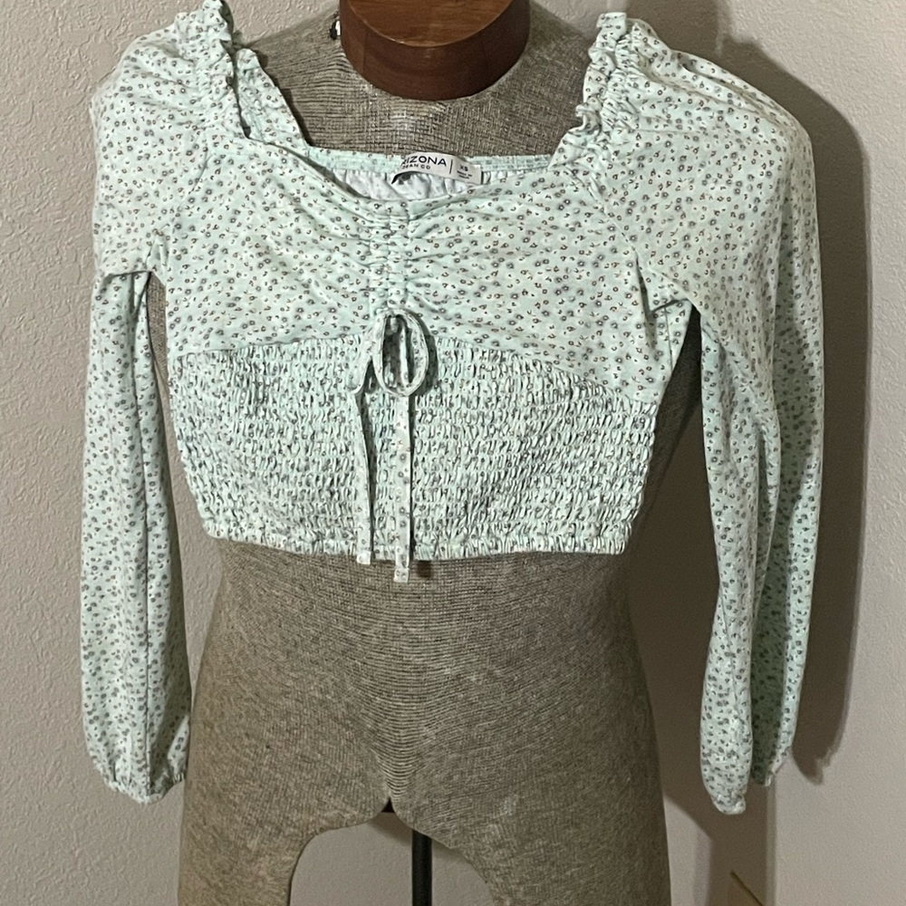 Arizona Jean CO Smocked Flower Crop in XS